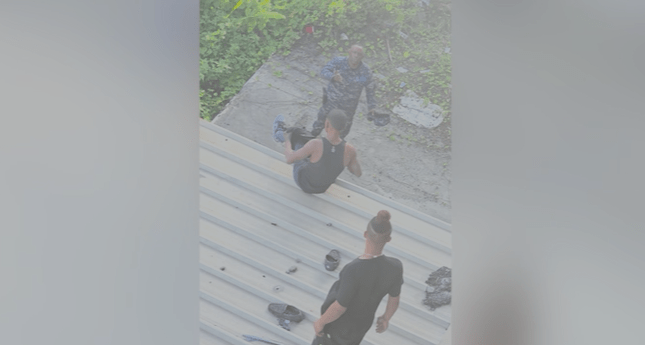 Hombre se atrinchera en el Puente Juan Bosch.