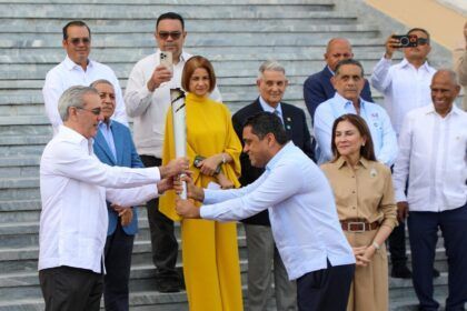 El presidente Luis Abinader ficializa el inicio de la ruta de la antorcha hacia los XXV Juegos Centroamericanos y del Caribe Santo Domingo 2026.