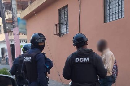 Haitianos detenidos por Migración.