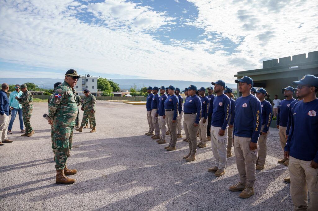 El director general de Migración, Luis Rafael Lee Ballester, en un recorrido por la frontera domínico-haitiana.