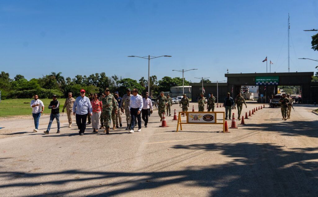 El director general de Migración, Luis Rafael Lee Ballester, en un recorrido por la frontera domínico-haitiana.