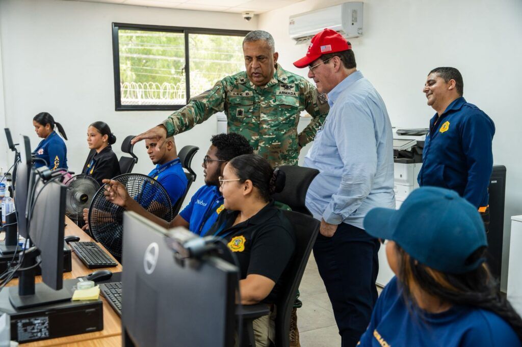 El director general de Migración, Luis Rafael Lee Ballester, en un recorrido por la frontera domínico-haitiana.