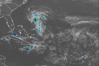 Vaguada sobre el país. Imagen cortesía de NOAA.