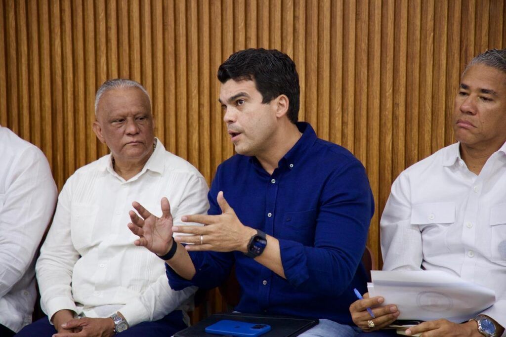 Wellington Arnaldo, director del Inapa, durante el encuentro.
