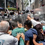 En una protesta de trabajadores en Venezuela hubo fuerte represión policial. Foto de Daniel Echeverría, 2026. Usada con autorización.
