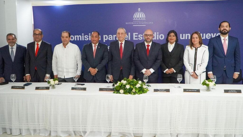 Comisión para el Estudio de un Nuevo Estadio de Béisbol (COENEBE).