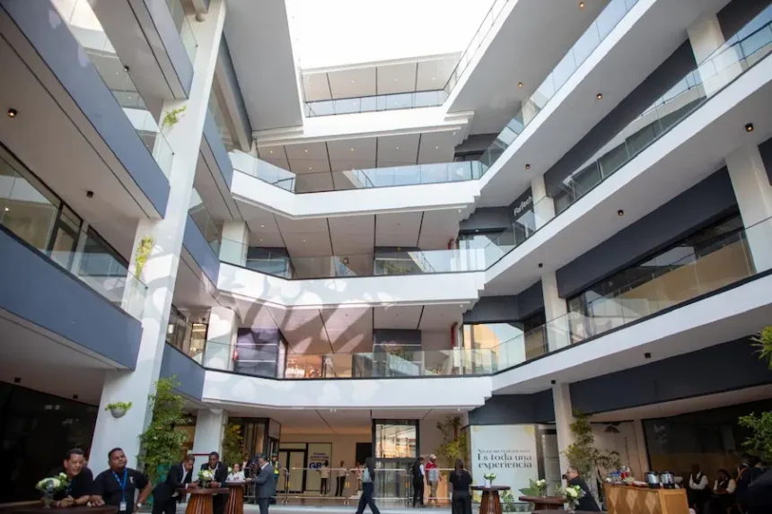 Porto Town Center abre sus puertas con 71 locales y más de 450 empleos para Arroyo Hondo.