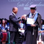 Intrant entrega carnets de aprendizaje a bachilleres del programa Guardianes del Tránsito.