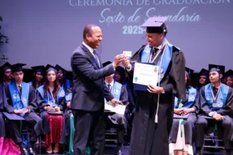 Intrant entrega carnets de aprendizaje a bachilleres del programa Guardianes del Tránsito.