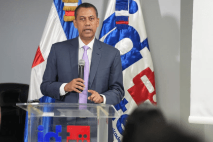 El presidente del Consejo Directivo del Instituto Dominicano de las Telecomunicaciones (Indotel), Guido Gómez Mazara.