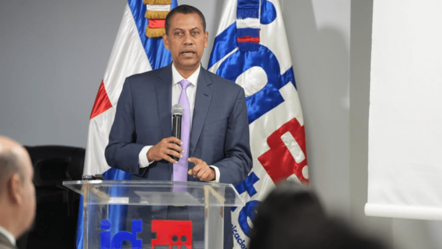 El presidente del Consejo Directivo del Instituto Dominicano de las Telecomunicaciones (Indotel), Guido Gómez Mazara.