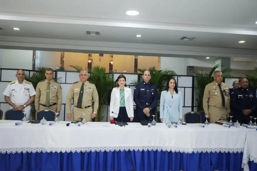 La vicepresidenta de la República, Raquel Peña, encabeza la reunión de seguimiento al Plan de Seguridad Ciudadana.