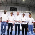 El presidente Luis Abinader y el ministro Kelvin Cruz entregan multiuso Dante Lemonier en Los Alcarrizos.