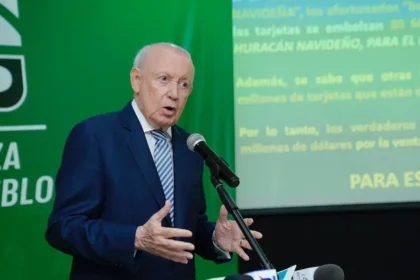 El exvicepresidente de la República y miembro de la Dirección Política de la Fuerza del Pueblo, Rafael Alburquerque.