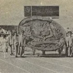 El Escudo Nacional abre el desfile de la delegación dominicana en los XV Juegos Centroamericanos y del Caribe 1986.