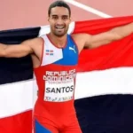 Luguelín Santos gana la medalla de plata en los 400 metros en los Juegos Olímpicos de Londres.