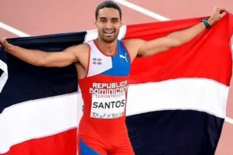 Luguelín Santos gana la medalla de plata en los 400 metros en los Juegos Olímpicos de Londres.