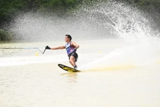 Dominicano Paolo Pigozzi conquista el oro en esquí acuático.