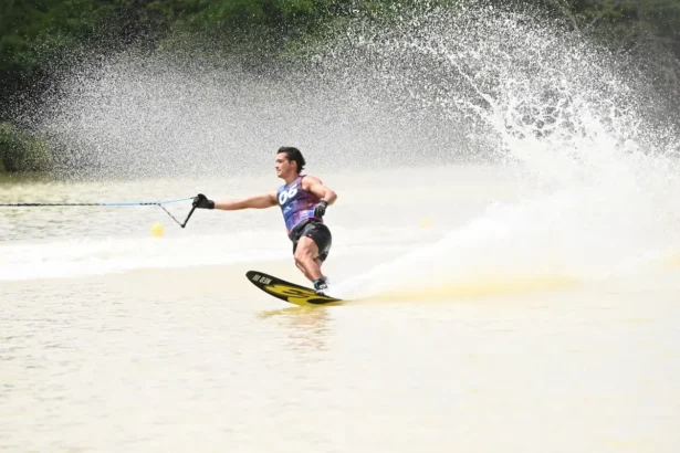 Dominicano Paolo Pigozzi conquista el oro en esquí acuático.