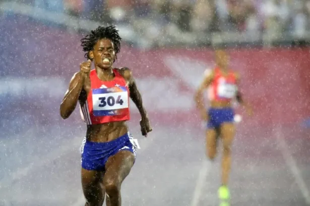 La dominicana Marileidy Paulino en el torneo de atletismo de los XXV Juegos Centroamericanos y del Caribe.