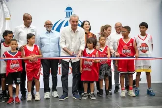 Luis Abinader inaugura instalaciones deportivas para jóvenes de Capotillo y Villa Francisca.