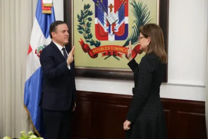 Jean Luis Rodríguez y la vicepresidenta de la República, Raquel Peña.