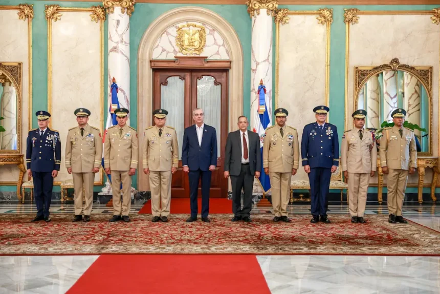 Luis Abinader juramenta nuevos jefes militares y director policial,