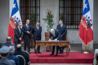 Gobierno de Chile presenta proyecto de reforma constitucional.