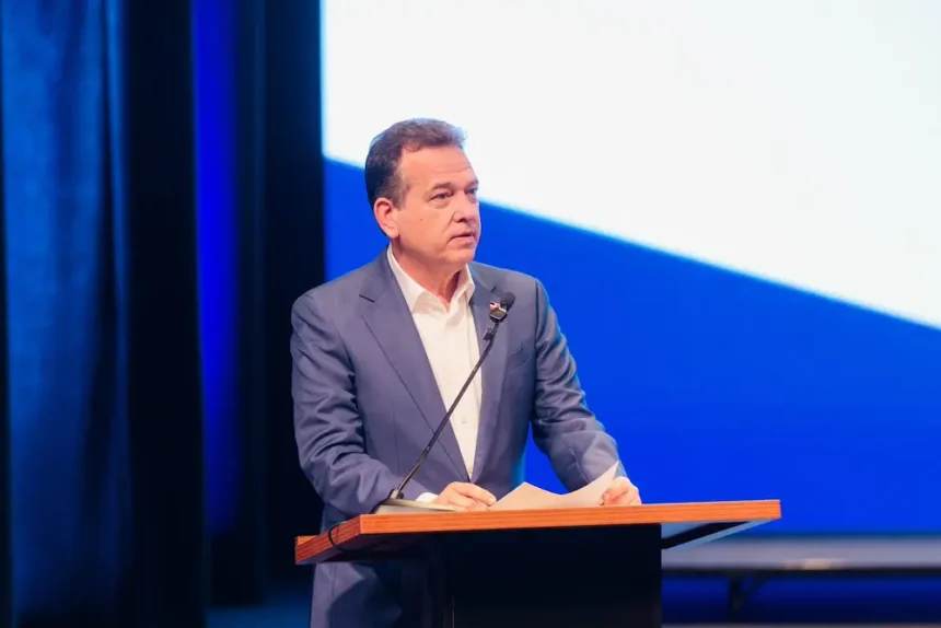 El ministro de Relaciones Exteriores, Víctor -Ito- Bisonó.