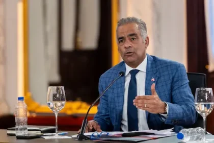 El ministro de Energía y Minas, Joel Santos.