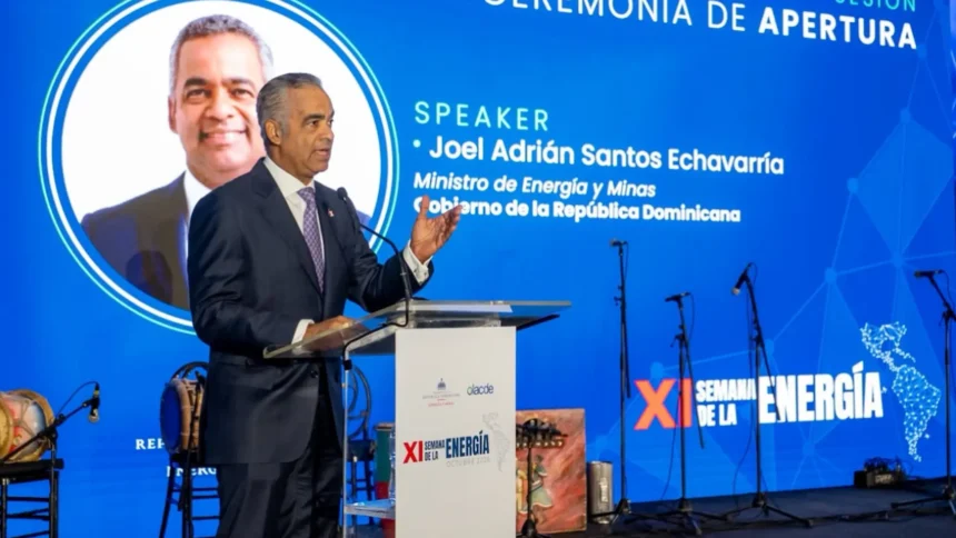El ministro de Energía y Minas, Joel Santos.