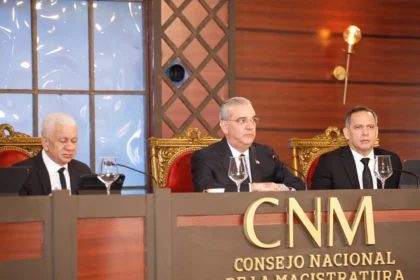 El presidente Luis Abinader encabeza la reunión del Consejo Nacional de la Magistratura (CNM).